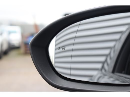 Opel Insignia Sports Tourer 2.0 CDTI 175PK BUSINESS ELEGANCE / NAVI / LEDER / XENON / CLIMA / LED / PDC / 18" L... ActivLease financial lease