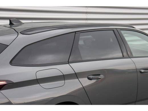 Peugeot 308 SW 1.2 HYBRID 136PK GT PACK AUTOMAAT / NAVI / LEDER / CLIMA / PDC / 18" LMV / CAMERA / KEYLESS / ... ActivLease financial lease