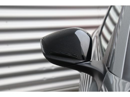 Peugeot 308 SW 1.2 HYBRID 136PK GT PACK AUTOMAAT / NAVI / LEDER / CLIMA / PDC / 18" LMV / CAMERA / KEYLESS / ... ActivLease financial lease