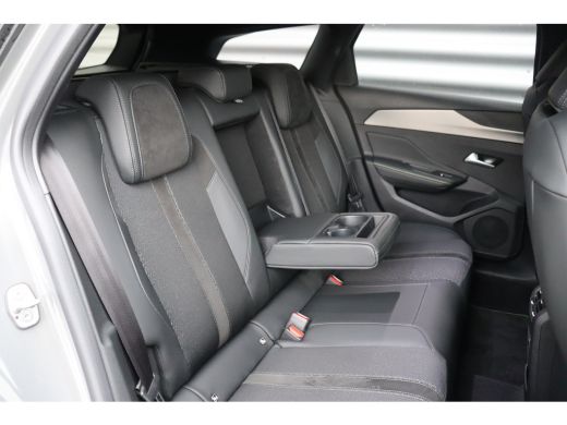 Peugeot 308 SW 1.2 HYBRID 136PK GT PACK AUTOMAAT / NAVI / LEDER / CLIMA / PDC / 18" LMV / CAMERA / KEYLESS / ... ActivLease financial lease