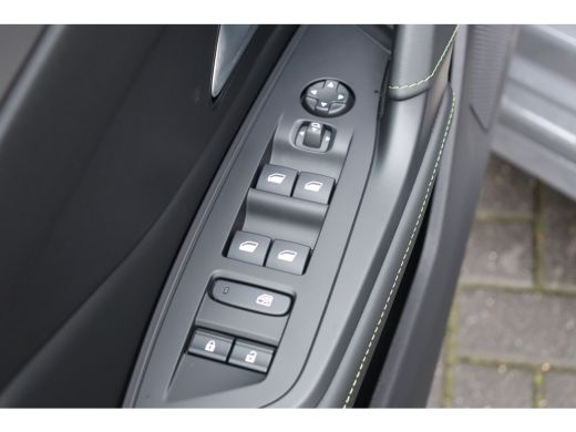 Peugeot 308 SW 1.2 HYBRID 136PK GT PACK AUTOMAAT / NAVI / LEDER / CLIMA / PDC / 18" LMV / CAMERA / KEYLESS / ... ActivLease financial lease