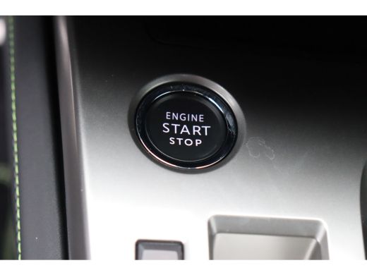 Peugeot 308 SW 1.2 HYBRID 136PK GT PACK AUTOMAAT / NAVI / LEDER / CLIMA / PDC / 18" LMV / CAMERA / KEYLESS / ... ActivLease financial lease