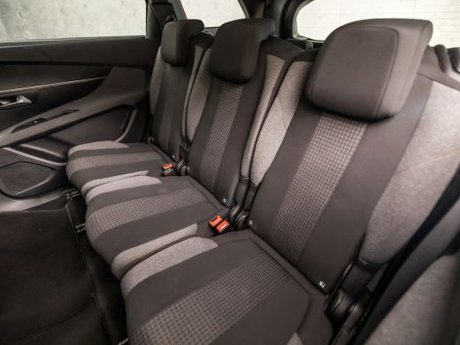 Peugeot 5008 1.2 PureTech Sport 7 Persoons (FACELIFT, APPLE CARPLAY, GROOT NAVI, 360 CAMERA, GETINT GLAS, SPOR... ActivLease financial lease