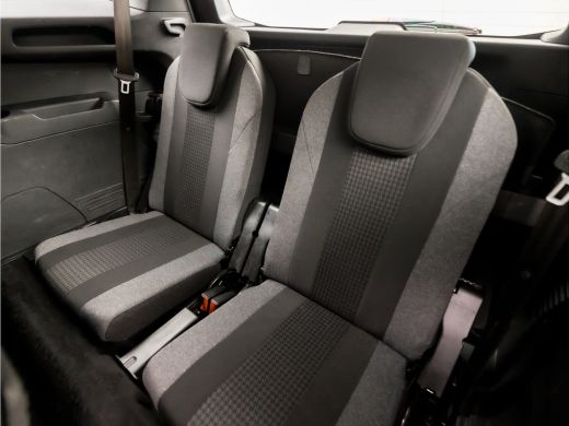 Peugeot 5008 1.2 PureTech Sport 7 Persoons (FACELIFT, APPLE CARPLAY, GROOT NAVI, 360 CAMERA, GETINT GLAS, SPOR... ActivLease financial lease