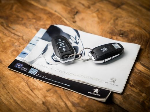 Peugeot 5008 1.2 PureTech Sport 7 Persoons (FACELIFT, APPLE CARPLAY, GROOT NAVI, 360 CAMERA, GETINT GLAS, SPOR... ActivLease financial lease