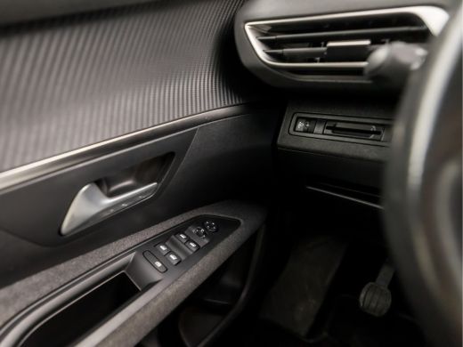 Peugeot 5008 1.2 PureTech Sport 7 Persoons (FACELIFT, APPLE CARPLAY, GROOT NAVI, 360 CAMERA, GETINT GLAS, SPOR... ActivLease financial lease