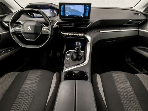 Peugeot 5008 1.2 PureTech Sport 7 Persoons (FACELIFT, APPLE CARPLAY, GROOT NAVI, 360 CAMERA, GETINT GLAS, SPOR... ActivLease financial lease