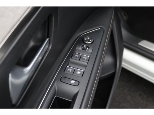 Peugeot 5008 1.6 PureTech GT Pack Business Automaat | 2 stoelen op derde rij | Airco (automatisch) | Apple Car... ActivLease financial lease