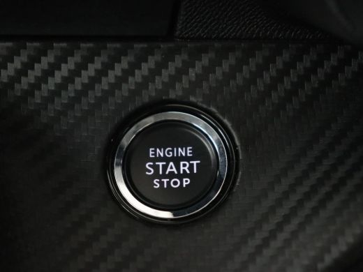 Peugeot e-2008 EV Allure 50 kWh | 3 Fase | Panoramadak | Adaptive cruise | Keyless | Camera | Carplay | Half led... ActivLease financial lease