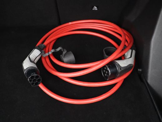 Peugeot e-2008 EV Allure 50 kWh | 3 Fase | Panoramadak | Adaptive cruise | Keyless | Camera | Carplay | Half led... ActivLease financial lease