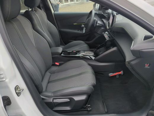 Peugeot e-208 EV GT 50 kWh | Fase 3 laden | Nieuw model | BTW | Navigatie | Camera voor + achter | ActivLease financial lease