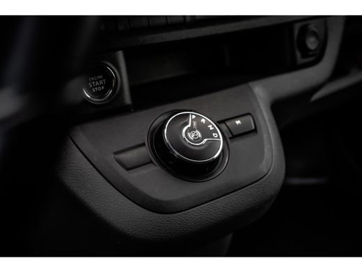 Peugeot Expert 2.0 BlueHDI 122PK | L3H1 | DC | Xenon | Automaat | Schakelflippers | Carplay | Camera | 5-Persoon ActivLease financial lease