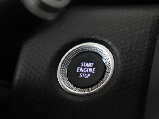 Renault Clio 1.6 E-Tech Hybrid 140 Intens | Stoelverwarming | Camera | Carplay | Stuurverwarming | Half leder ... ActivLease financial lease