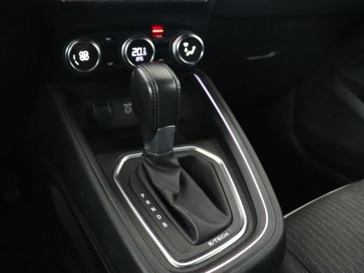 Renault Clio 1.6 E-Tech Hybrid 140 Intens | Stoelverwarming | Camera | Carplay | Stuurverwarming | Half leder ... ActivLease financial lease