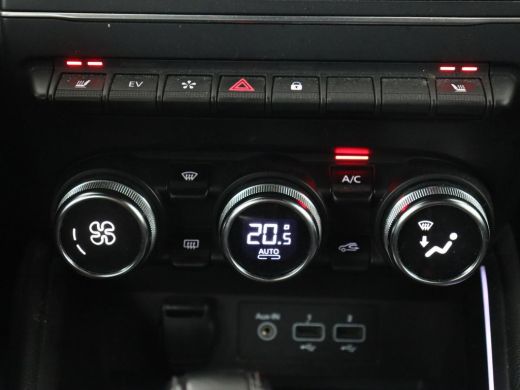 Renault Clio 1.6 E-Tech Hybrid 140 Intens | Stoelverwarming | Camera | Carplay | Stuurverwarming | Half leder ... ActivLease financial lease