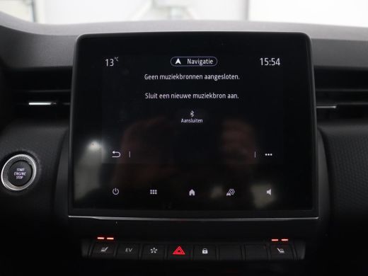 Renault Clio 1.6 E-Tech Hybrid 140 Intens | Stoelverwarming | Camera | Carplay | Stuurverwarming | Half leder ... ActivLease financial lease