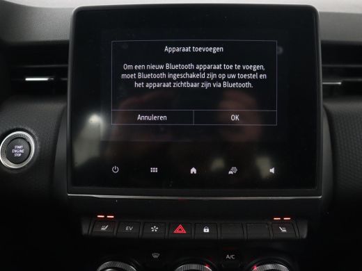 Renault Clio 1.6 E-Tech Hybrid 140 Intens | Stoelverwarming | Camera | Carplay | Stuurverwarming | Half leder ... ActivLease financial lease