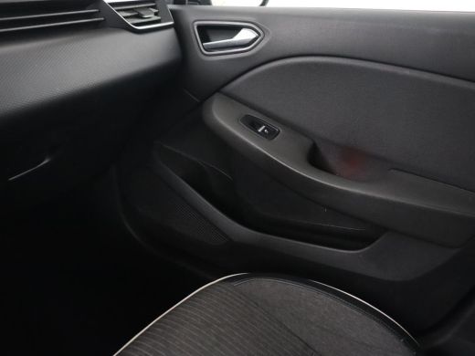 Renault Clio 1.6 E-Tech Hybrid 140 Intens | Stoelverwarming | Camera | Carplay | Stuurverwarming | Half leder ... ActivLease financial lease