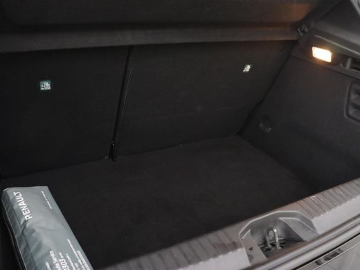 Renault Clio 1.6 E-Tech Hybrid 140 Intens | Stoelverwarming | Camera | Carplay | Stuurverwarming | Half leder ... ActivLease financial lease