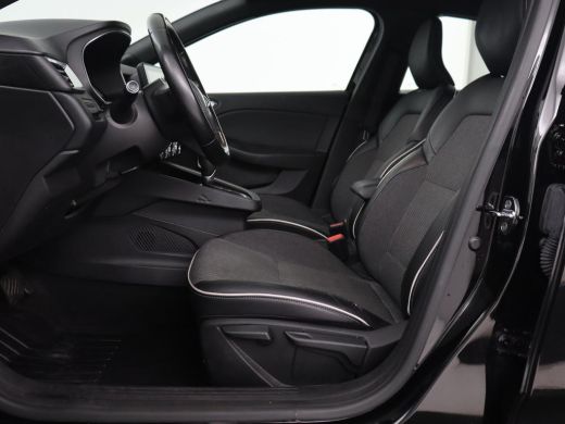 Renault Clio 1.6 E-Tech Hybrid 140 Intens | Stoelverwarming | Camera | Carplay | Stuurverwarming | Half leder ... ActivLease financial lease