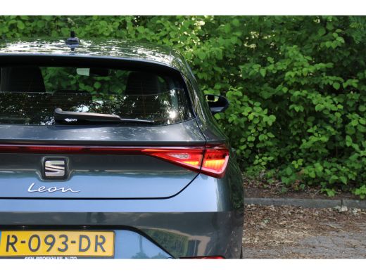 Seat Leon 1.0 TSI REFERENCE | NL-AUTO! | DEALER OH | CRUISE CONTROL | LANE ASSIST | CLIMA | NAVI KEYLESS ST... ActivLease financial lease