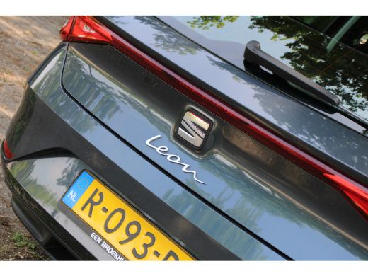 Seat Leon 1.0 TSI REFERENCE | NL-AUTO! | DEALER OH | CRUISE CONTROL | LANE ASSIST | CLIMA | NAVI KEYLESS ST... ActivLease financial lease