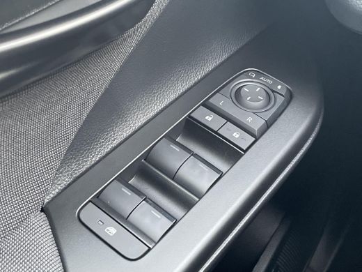 Toyota C-HR 1.8 Hybrid 140 Dynamic ActivLease financial lease