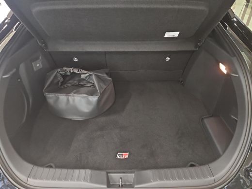 Toyota C-HR 2.0 Plug-in Hybrid 220 GR SPORT ActivLease financial lease