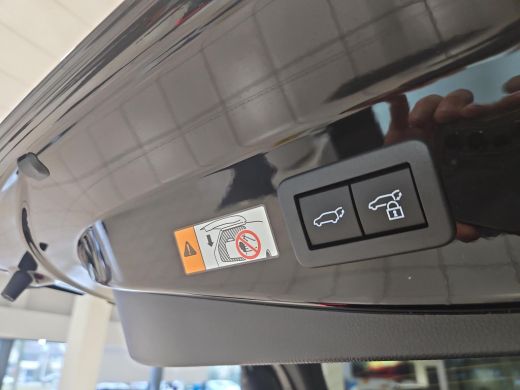 Toyota C-HR 2.0 Plug-in Hybrid 220 GR SPORT ActivLease financial lease