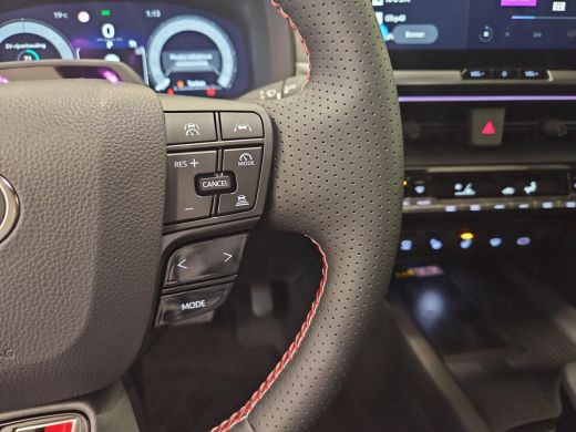 Toyota C-HR 2.0 Plug-in Hybrid 220 GR SPORT ActivLease financial lease