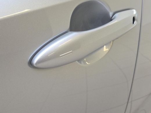 Toyota Corolla Touring Sports Hybrid 140 Dynamic | Apple CarPlay | Parkeersensoren | NL Auto | Rijklaarprijs incl. garantie | ActivLease financial lease