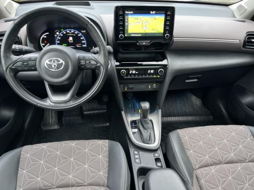 Toyota Yaris Cross 1.5 Hybrid Executive | Trekhaak | Panoramadak | Stoel- + stuurverwarming | Camera's rondom | ActivLease financial lease