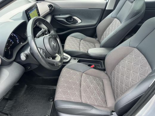 Toyota Yaris Cross 1.5 Hybrid Executive | Trekhaak | Panoramadak | Stoel- + stuurverwarming | Camera's rondom | ActivLease financial lease