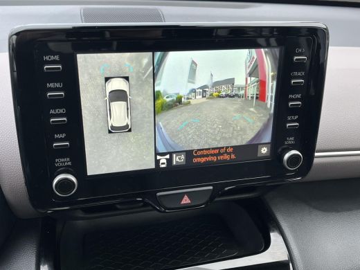 Toyota Yaris Cross 1.5 Hybrid Executive | Trekhaak | Panoramadak | Stoel- + stuurverwarming | Camera's rondom | ActivLease financial lease