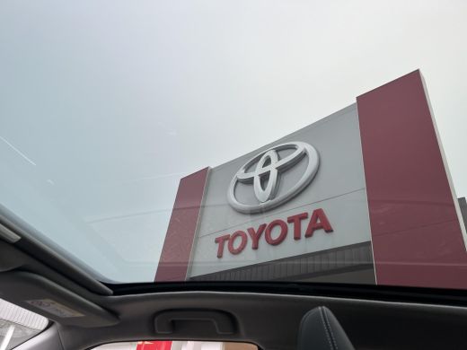 Toyota Yaris Cross 1.5 Hybrid Executive | Trekhaak | Panoramadak | Stoel- + stuurverwarming | Camera's rondom | ActivLease financial lease