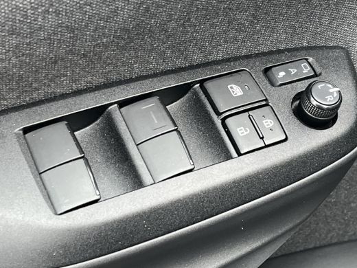 Toyota Yaris Cross 1.5 Hybrid Executive | Trekhaak | Panoramadak | Stoel- + stuurverwarming | Camera's rondom | ActivLease financial lease