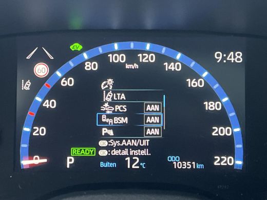 Toyota Yaris Cross 1.5 Hybrid Executive | Trekhaak | Panoramadak | Stoel- + stuurverwarming | Camera's rondom | ActivLease financial lease