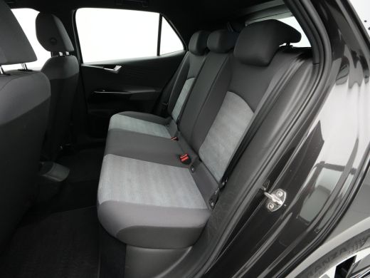 Volkswagen ID.3 First 58 kWh Trekhaak Navigatie Stoel/Stuurverwarming Carplay Acc Pdc Argon ActivLease financial lease