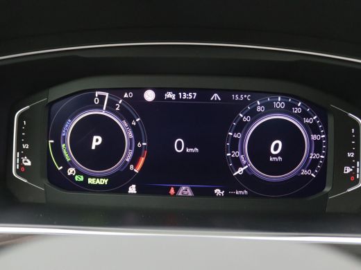 Volkswagen Tiguan 1.4 TSI eHybrid R-Line Business+ 245PK DSG Pano-Schuifdak, SOH 86%, Trekhaak, Leder, Memorystoel,... ActivLease financial lease