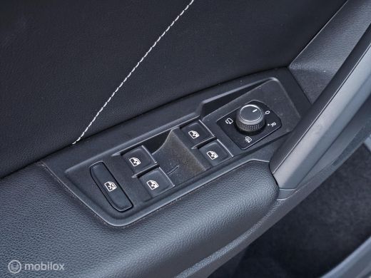 Volkswagen Tiguan 1.4 TSI eHybrid R-Line Panorama/Black style/360/HUD/Memory ActivLease financial lease