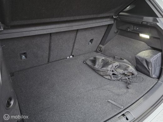 Volkswagen Tiguan 1.4 TSI eHybrid R-Line Panorama/Black style/360/HUD/Memory ActivLease financial lease