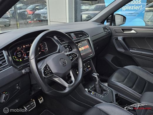 Volkswagen Tiguan 1.4 TSI eHybrid R-Line Panorama/Black style/360/HUD/Memory ActivLease financial lease