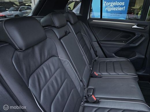 Volkswagen Tiguan 1.4 TSI eHybrid R-Line Panorama/Black style/360/HUD/Memory ActivLease financial lease