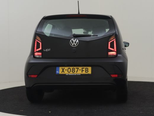 Volkswagen up! 1.0 66pk | Camera achter | Cruise control | Stoelverwarming | Parkeersensoren achter | Airco auto... ActivLease financial lease