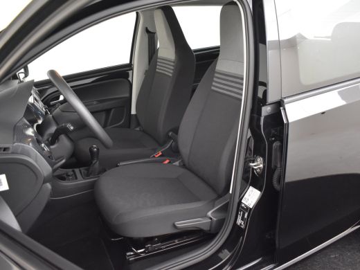 Volkswagen up! 1.0 66pk | Camera achter | Cruise control | Stoelverwarming | Parkeersensoren achter | Airco auto... ActivLease financial lease