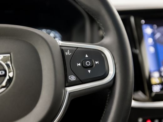 Volvo  V60 2.0 B3 Sport 177Pk Automaat (APPLE CARPLAY, GROOT NAVI, STUUR/STOELVERWARMING, GETINT GLAS, ADAPT... ActivLease financial lease