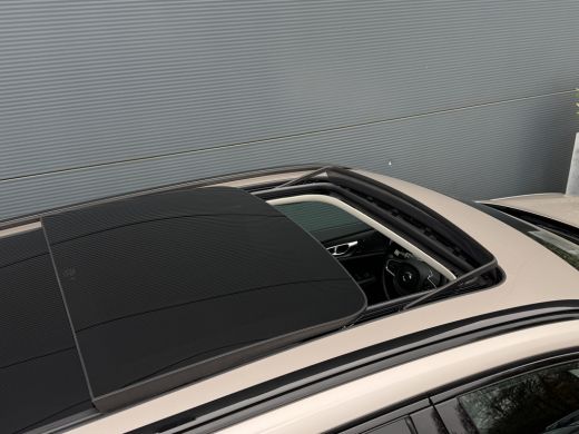 Volvo  V60 2.0 T8 Plug-in hybrid AWD Ultimate Dark | 455pk! | Panoramadak | HU-Display | Massage | Harman/Ka... ActivLease financial lease