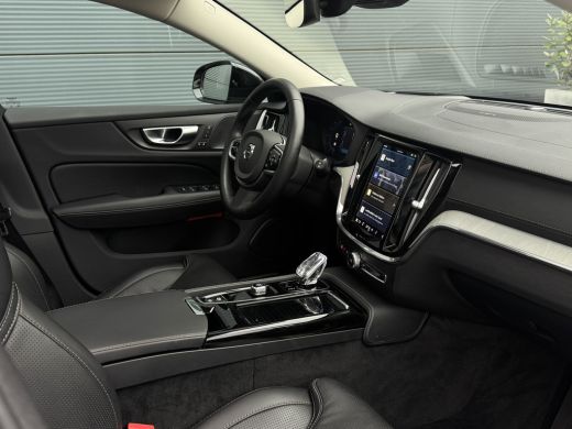 Volvo  V60 2.0 T8 Plug-in hybrid AWD Ultimate Dark | 455pk! | Panoramadak | HU-Display | Massage | Harman/Ka... ActivLease financial lease