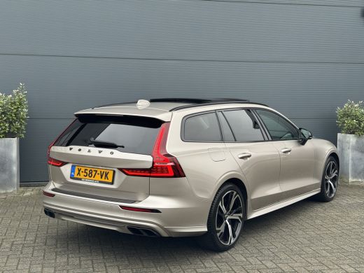 Volvo  V60 2.0 T8 Plug-in hybrid AWD Ultimate Dark | 455pk! | Panoramadak | HU-Display | Massage | Harman/Ka... ActivLease financial lease
