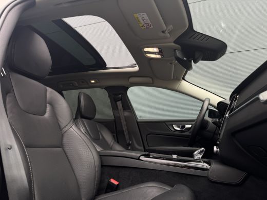 Volvo  V60 2.0 T8 Plug-in hybrid AWD Ultimate Dark | 455pk! | Panoramadak | HU-Display | Massage | Harman/Ka... ActivLease financial lease